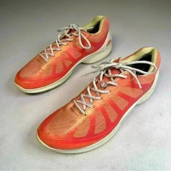 Women's Biom Fjuel Racer Sneaker In Coral Blush/Coral/Popcorn Sz 8/8.5 like new - Picture 2 of 15